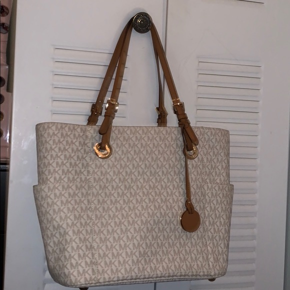 Authentic Micheal Kors bag - Picture 1 of 2